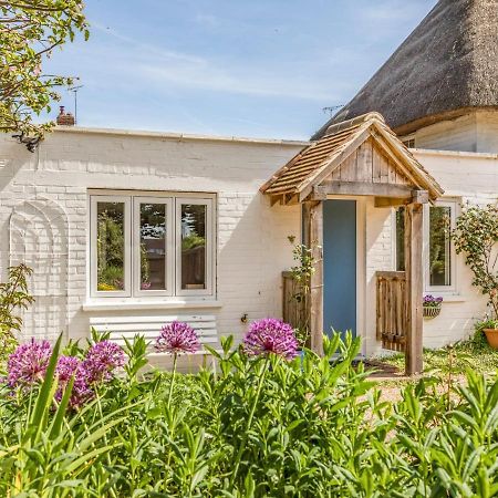 Pass The Keys Charming Apartment Attached To Thatched Cottage Chichester Extérieur photo