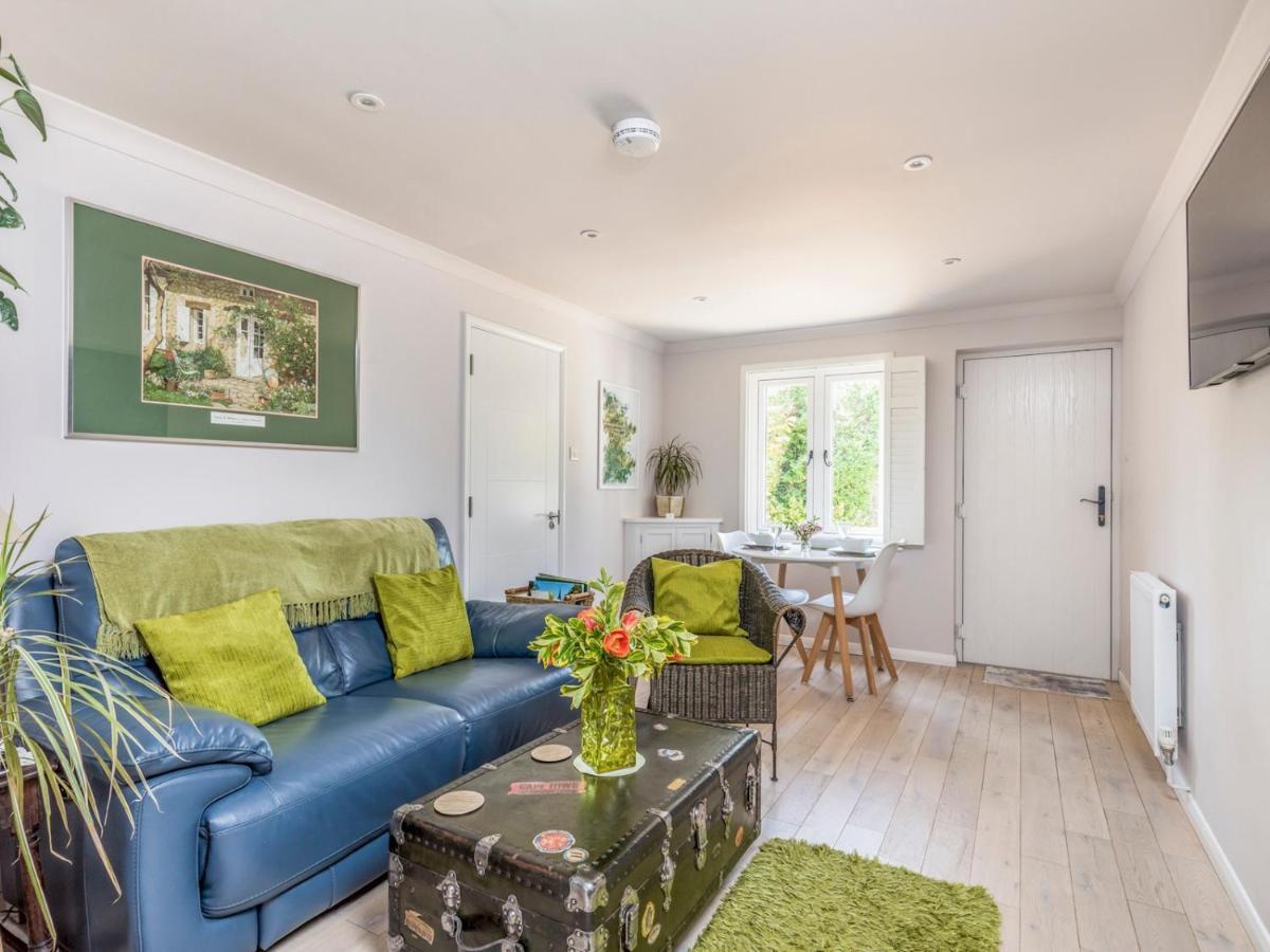 Pass The Keys Charming Apartment Attached To Thatched Cottage Chichester Extérieur photo
