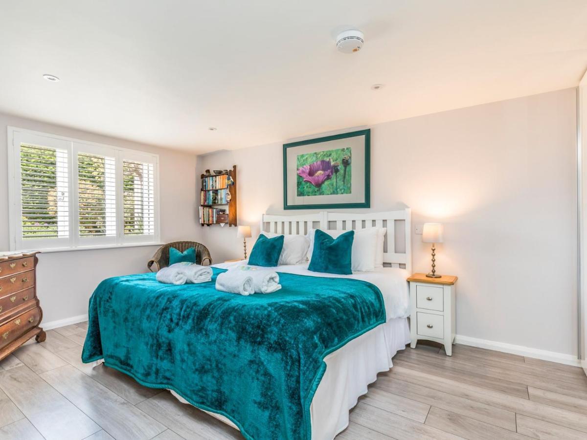 Pass The Keys Charming Apartment Attached To Thatched Cottage Chichester Extérieur photo