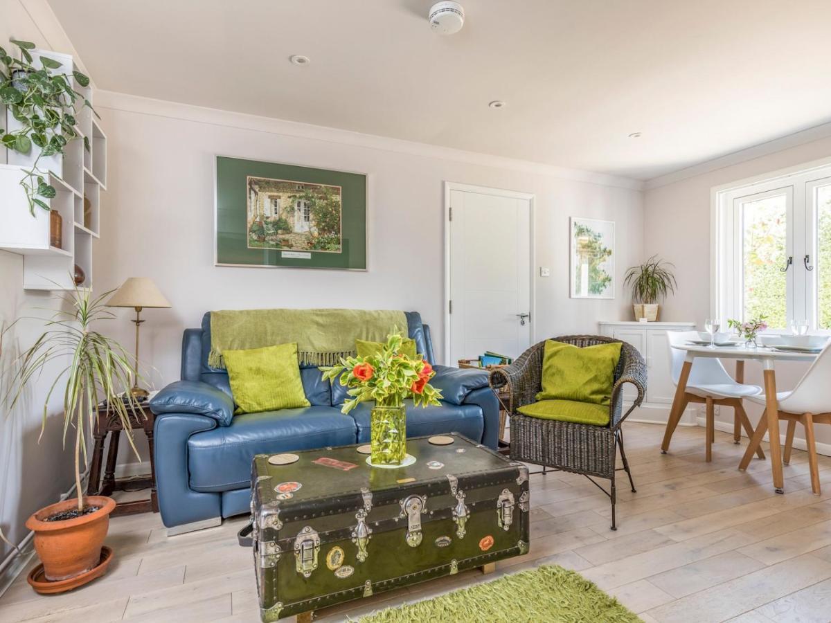 Pass The Keys Charming Apartment Attached To Thatched Cottage Chichester Extérieur photo