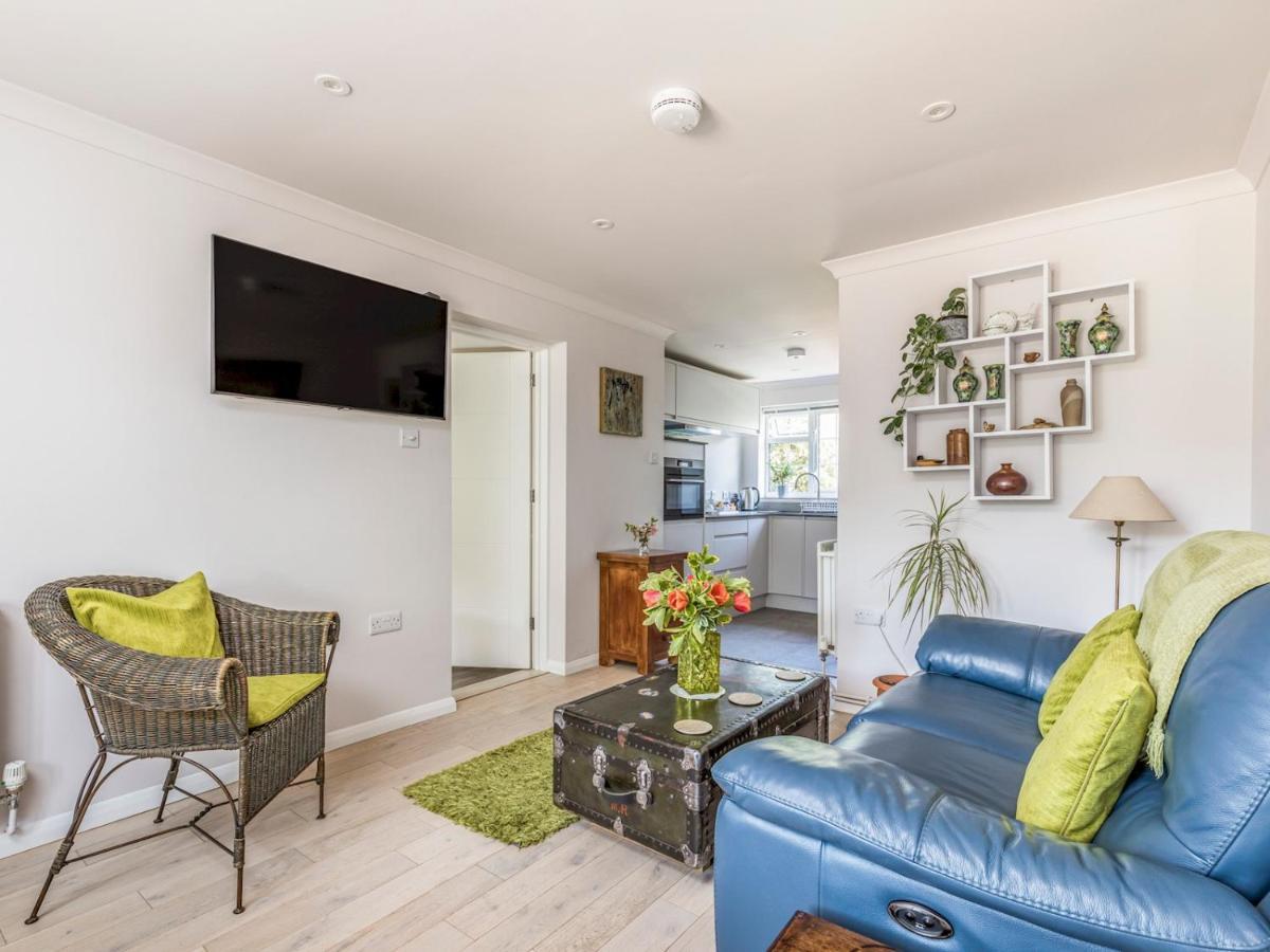 Pass The Keys Charming Apartment Attached To Thatched Cottage Chichester Extérieur photo