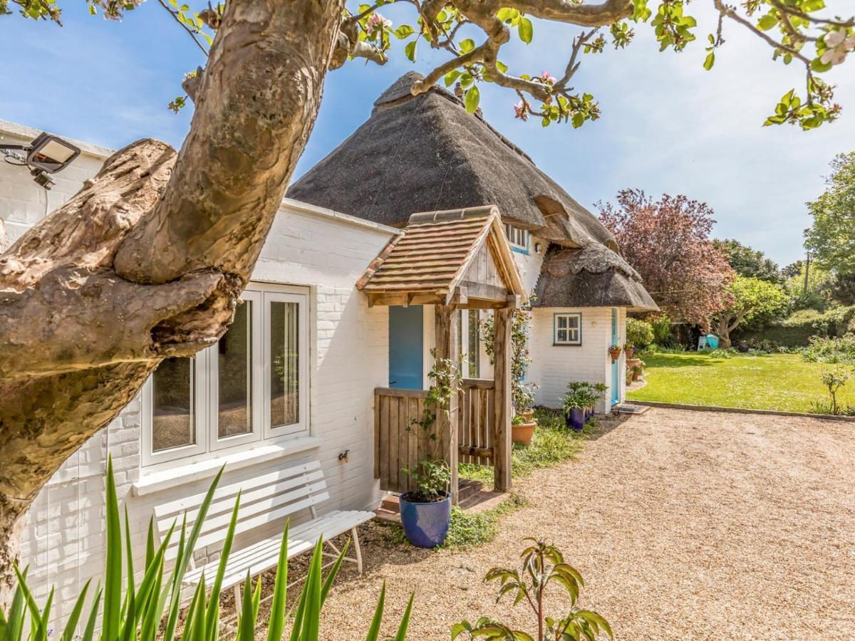 Pass The Keys Charming Apartment Attached To Thatched Cottage Chichester Extérieur photo