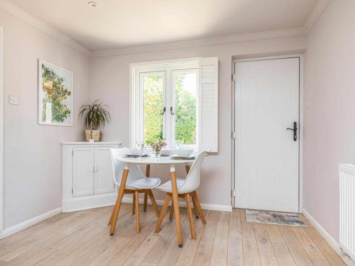 Pass The Keys Charming Apartment Attached To Thatched Cottage Chichester Extérieur photo