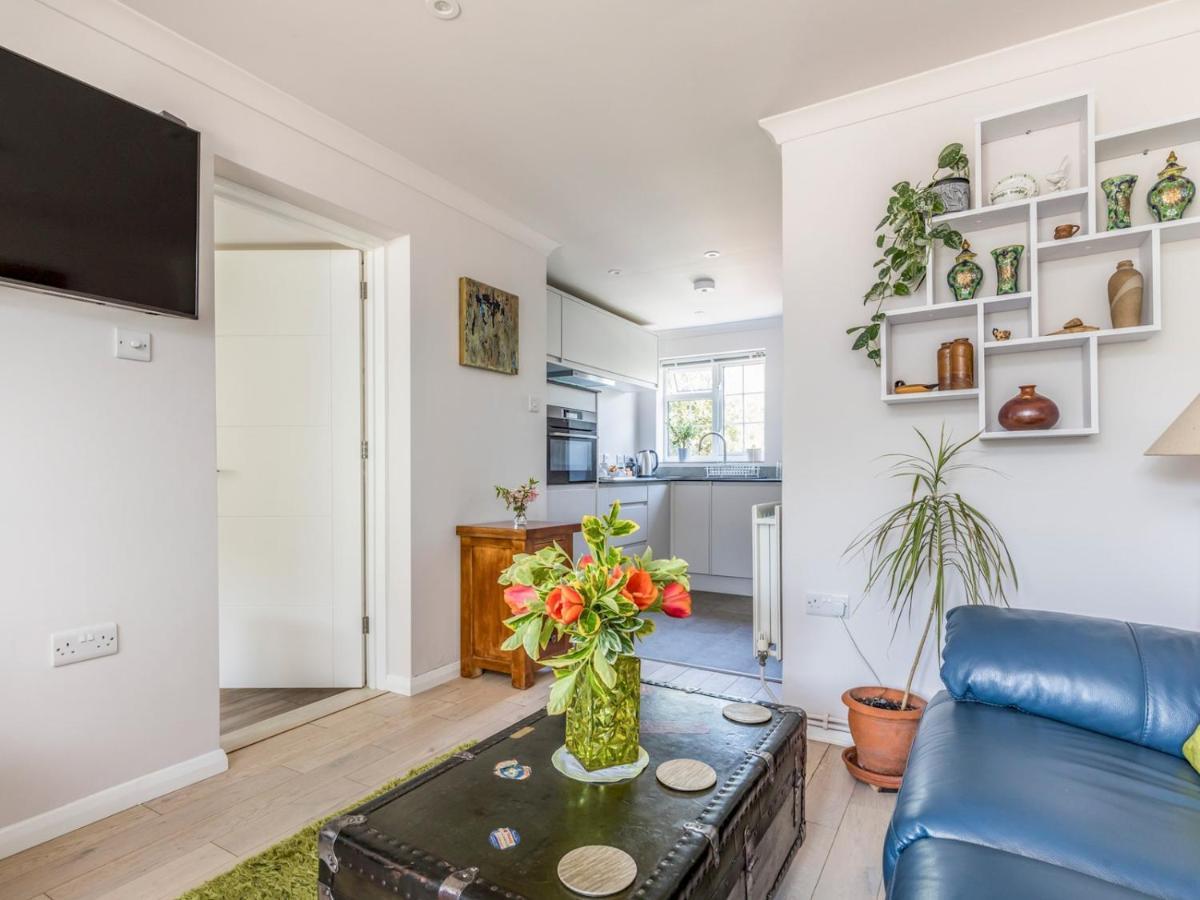 Pass The Keys Charming Apartment Attached To Thatched Cottage Chichester Extérieur photo