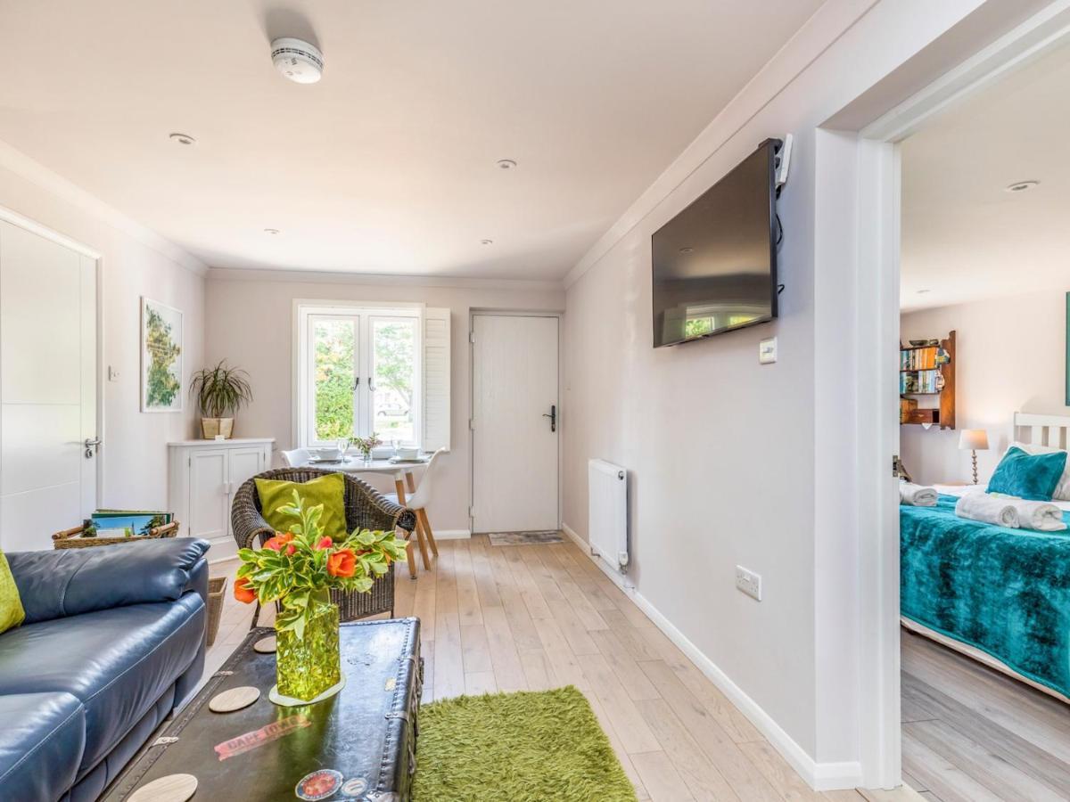 Pass The Keys Charming Apartment Attached To Thatched Cottage Chichester Extérieur photo