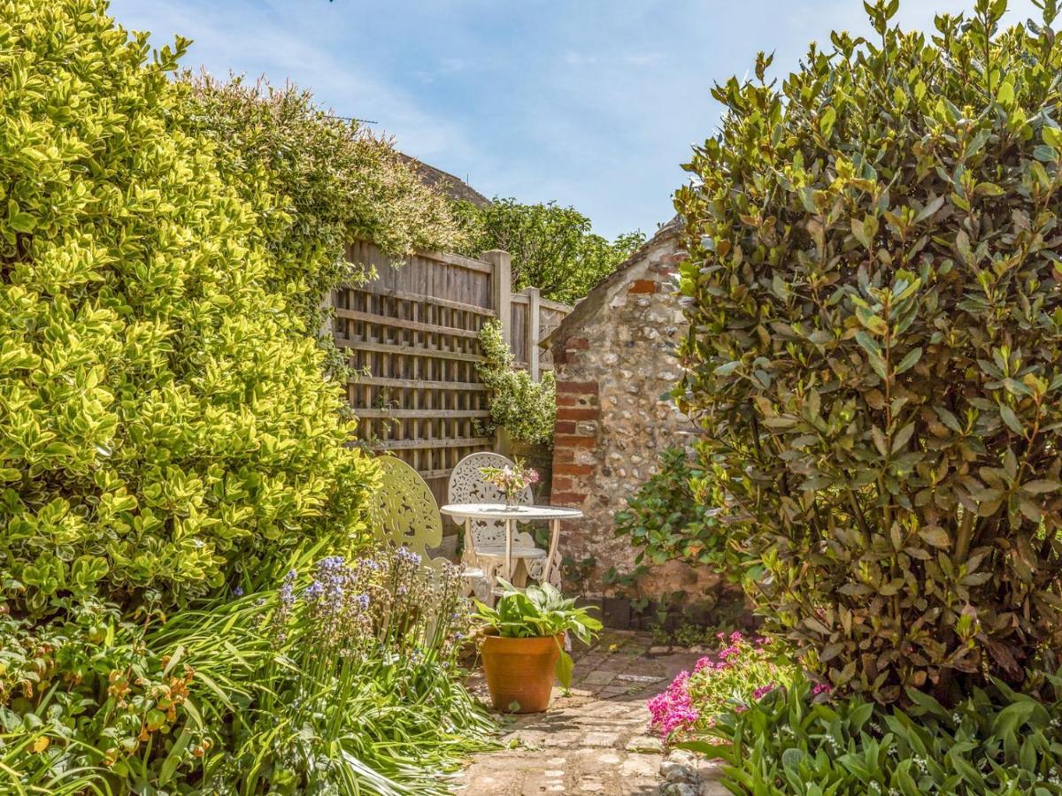 Pass The Keys Charming Apartment Attached To Thatched Cottage Chichester Extérieur photo