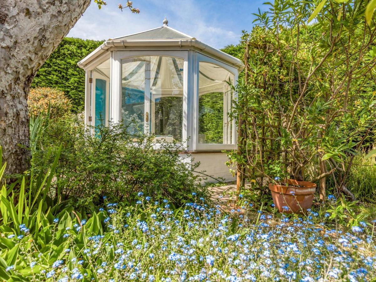 Pass The Keys Charming Apartment Attached To Thatched Cottage Chichester Extérieur photo